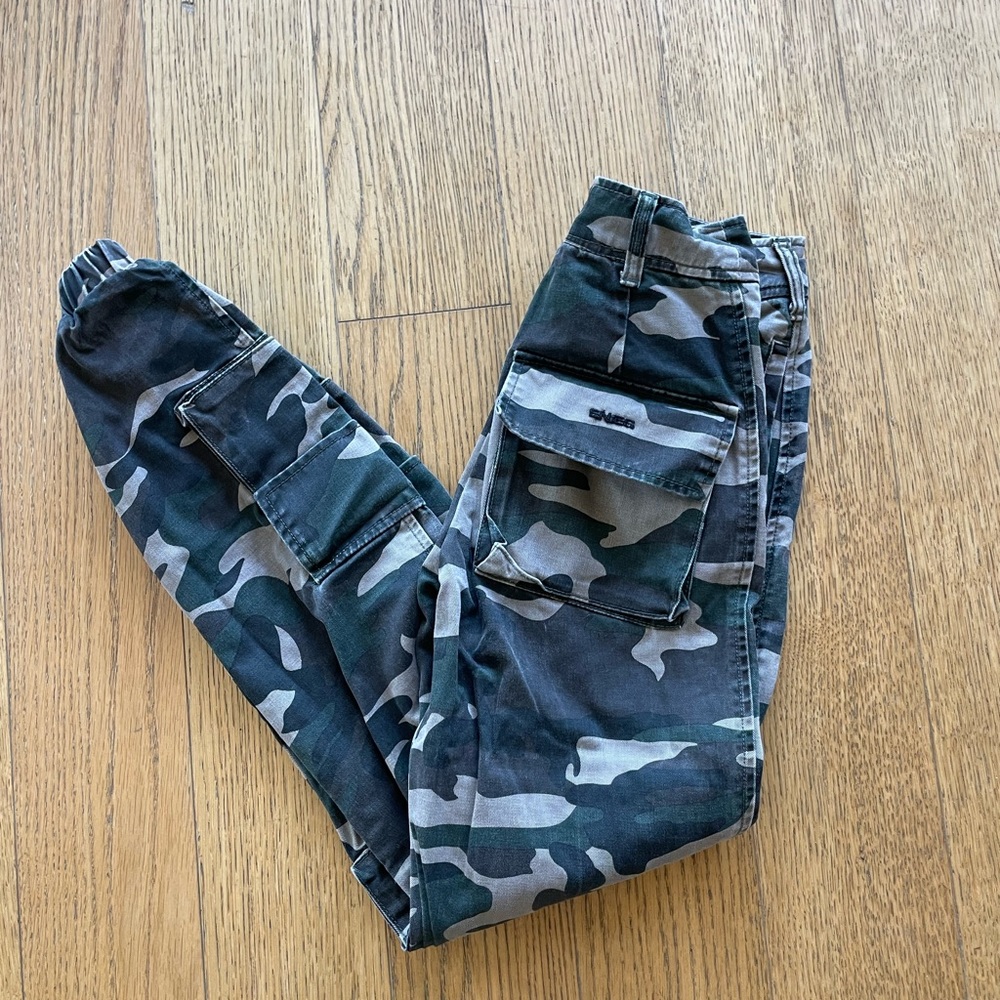 Army cargo joggers!